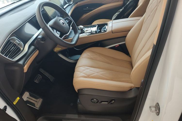 Used Denza D9 2025 DM-i Intelligent Drive 1020 Four-Wheel Drive Flagship Model Left Front Seat