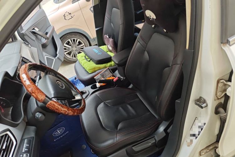 Used FAW Senya R7 2017 Revised Version 1.6L Automatic Luxury Edition Left Front Seat