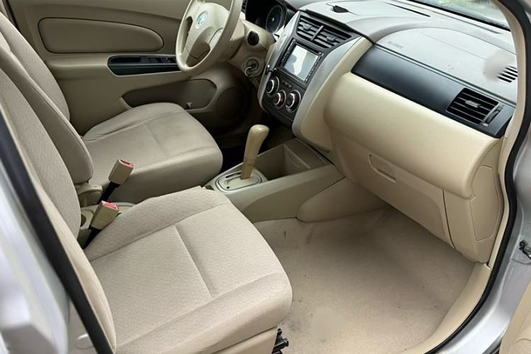 Used Venucia D50 2013 1.6L Automatic Fashion Edition
