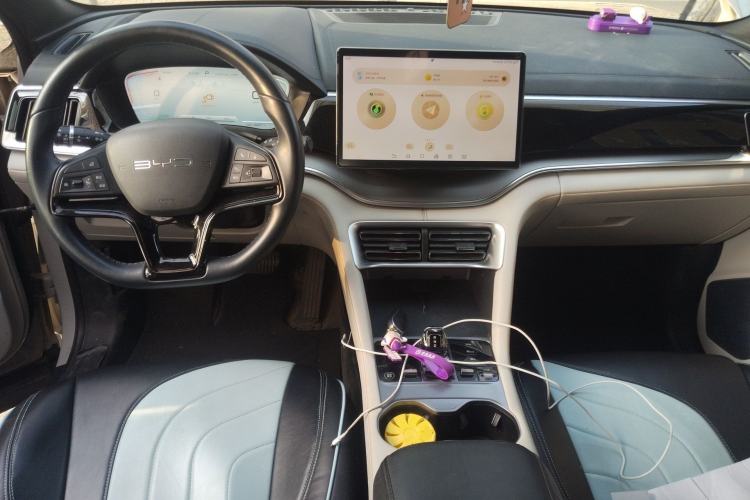 Used BYD Song PLUS New Energy 2024 Honor Edition EV 520km Luxury Model Center Console