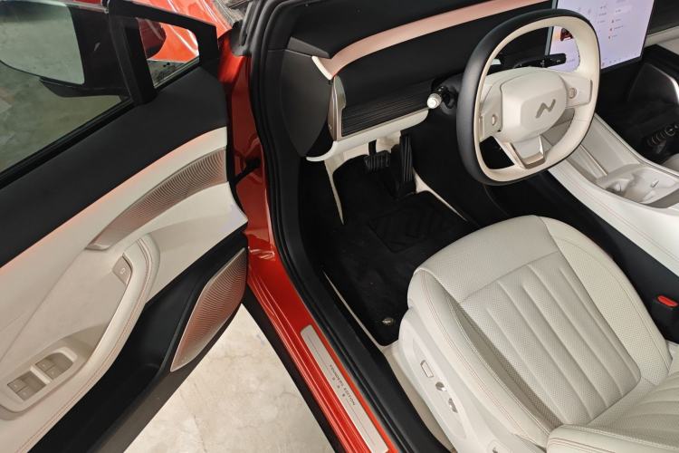 Used ONVO L60 2024 60 kWh Rear-Drive Version
