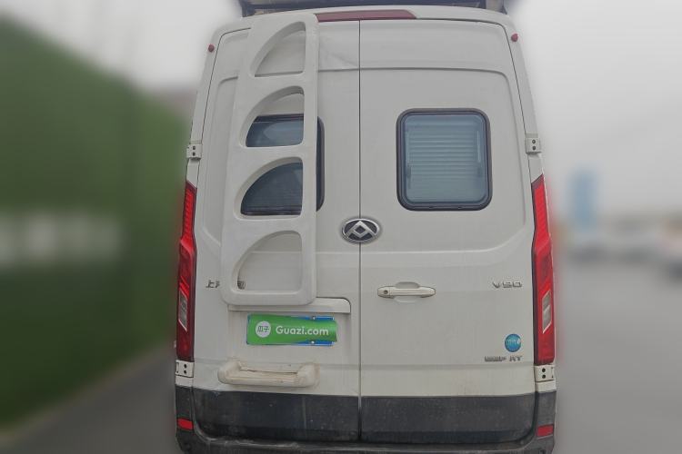 Used SAIC MAXUS V90 RV 2021 2.0T Travel Master V90 Self-Propelled Class B RV Deluxe Edition with a Horizontal Bed Rear