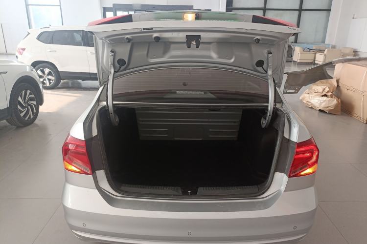 Used Volkswagen Jetta 2019 Dream Edition 1.5L Manual Fashion Version Trunk