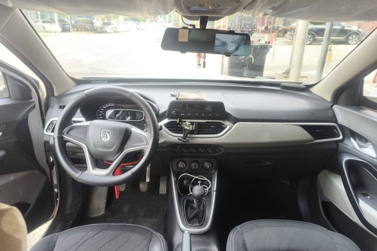 Used Baojun 510 2021 1.5L Manual Jingxiang Edition Center Console