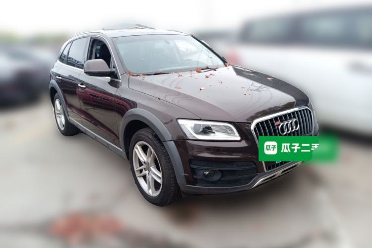 Used Audi Q5 2017 Plus 40 TFSI Technology Model Front Right 45 Deg