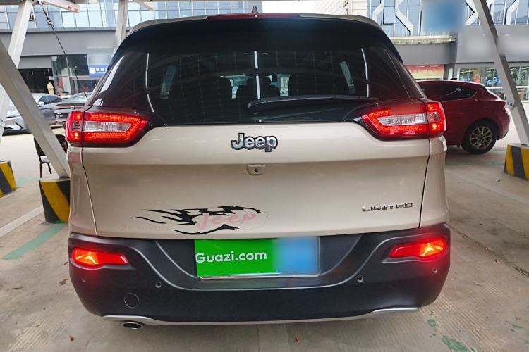 Used Jeep Cherokee 2017 2.0L Superior Edition