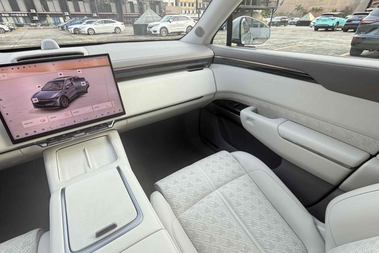 Used Zeekr 7X 2025 100 kWh Long-Range Rear-Wheel Drive with Intelligent Driving Features