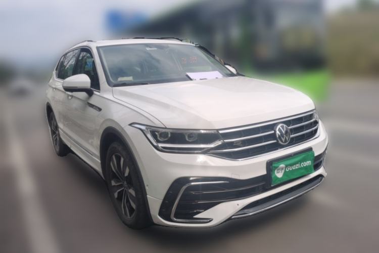 Used Volkswagen Tiguan L 2022 330TSI Automatic Two-Wheel Drive R-Line Enhanced Edition Front Right 45 Deg