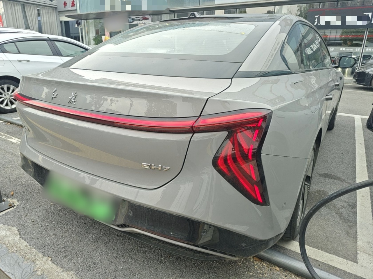 Hongqi EH7 2025 640 All-Wheel Drive Smart Selection Edition — снимка 6