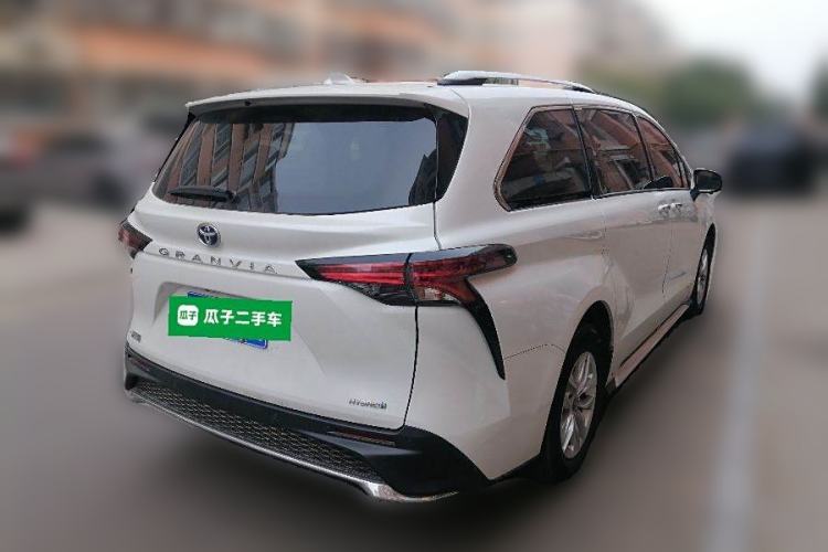 Used Toyota Granvia 2023 2.5L Hybrid Comfort Edition
