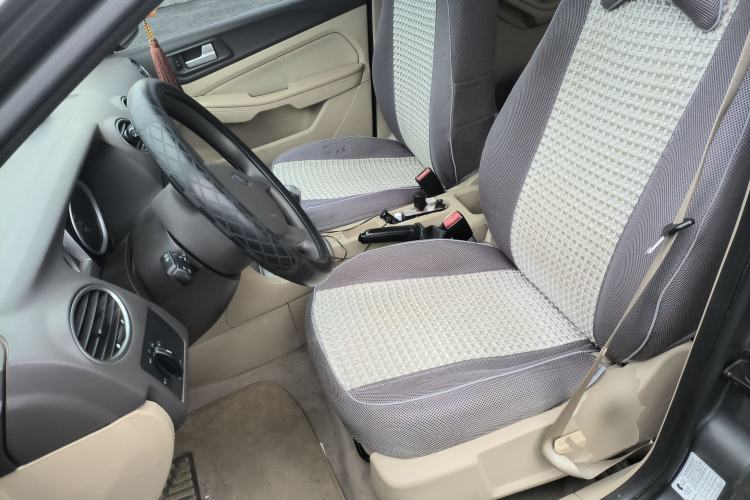 Used Ford Focus 2012 Sedan Classic 1.8L Manual Base Model