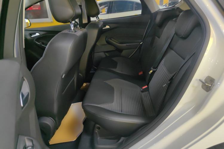 Used Ford Focus 2018 Hatchback Classic 1.6L Automatic Trendy SmartDrive Edition
