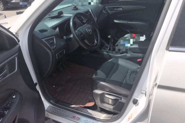 Used CHANGAN CS75 2014 2.0L Manual Luxury Version China IV Standard
