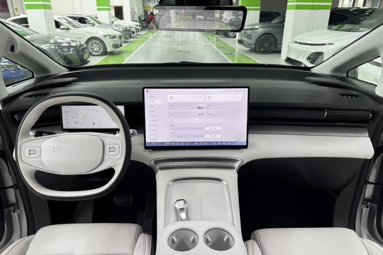 Used XPeng X9 2024 702 Ultra-Long Range Pro Audio And AC Panel