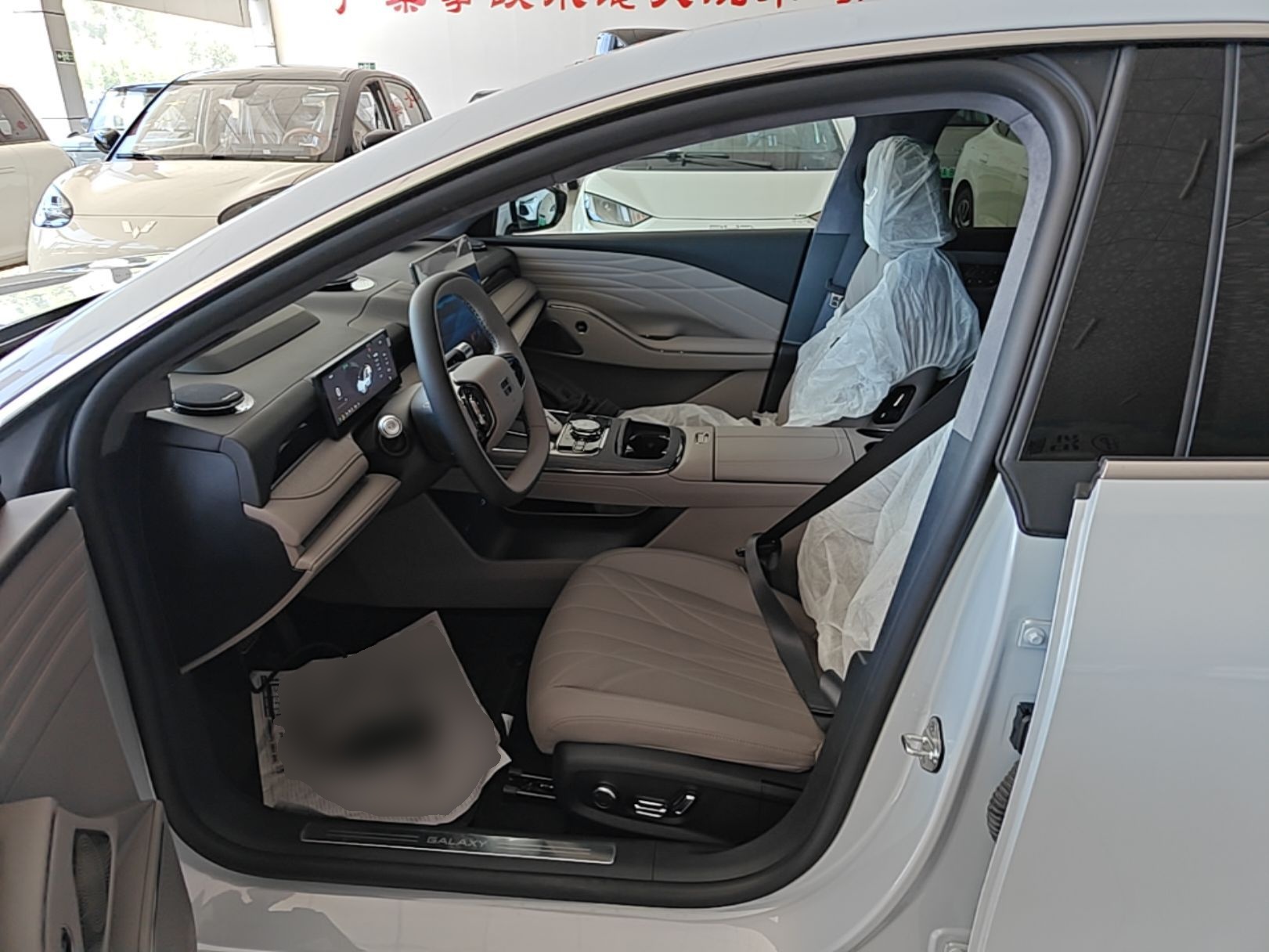 Geely Galaxy 8 2025 130km EM-P Starship Edition — снимка 18