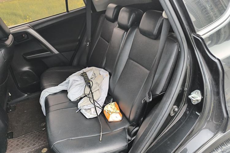 Used Toyota RAV4 2016 2.0L CVT Two-Wheel Drive Fashion Edition China V Standard
