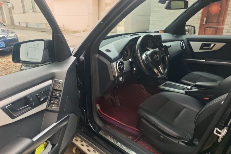 Used Mercedes-Benz GLK-Class 2015 GLK 260 4MATIC Dynamic Edition Ultimate Version Interior 3