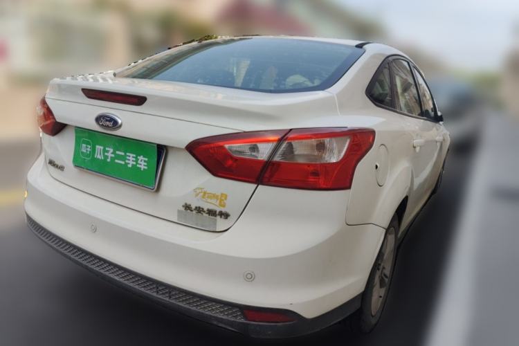 Used Ford Focus 2012 Sedan 1.6L Automatic Fashion Edition