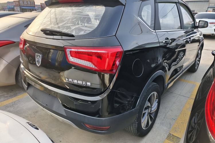 Used Baojun 560 2015 1.8L manual luxury version
