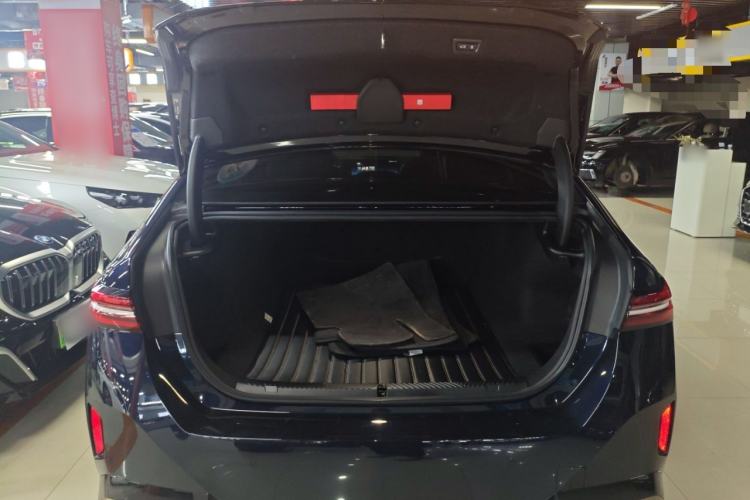 Used BMW i5 2024 eDrive 35L Luxury Model with M Sport Package
