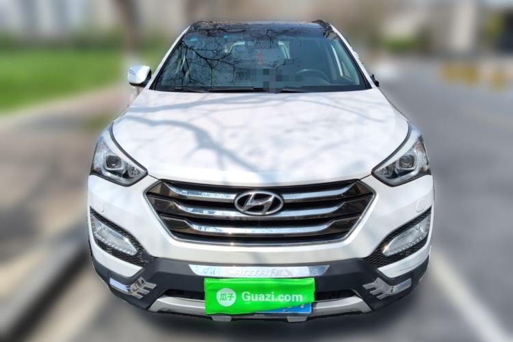 Used Hyundai Santa Fe 2013 Revised Version 2.4L Automatic All-Wheel Drive Luxury Trim

