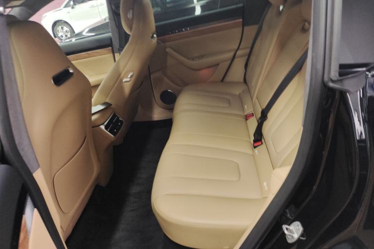 Used Hima Luxeed R7 2024 Pure Electric 667km Pro Left Rear Seat