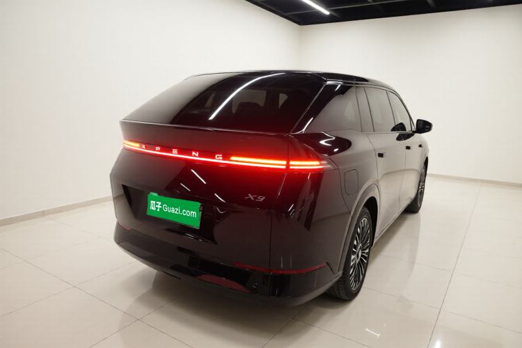 Used XPeng X9 2025 740 Ultra-Long Range Max Rear Right 45 Deg