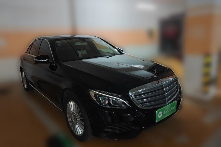 Used Mercedes-Benz C-Class 2017 Facelifted C 180 L Stylish Edition Front Right 45 Deg