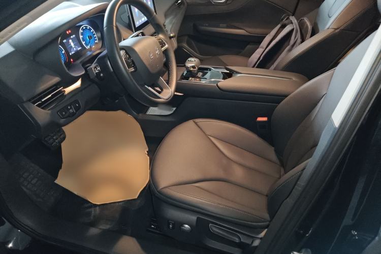 Used Hongqi E-QM5 2023 Base Travel Edition
