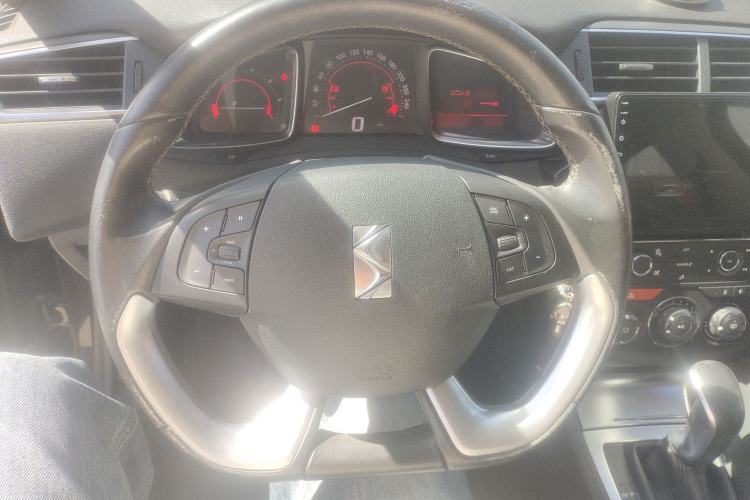 Used DS 5LS 2014 1.8L automatic Comfort version VTi140 Steering Wheel