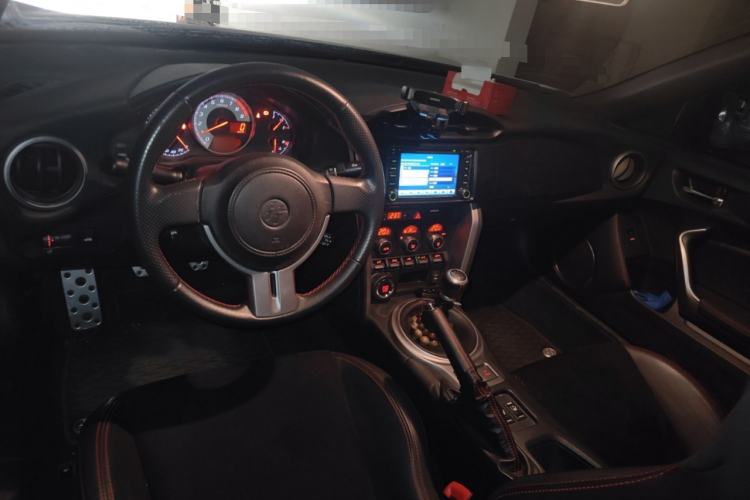 Used Toyota 86 2013 2.0L Manual Luxury Version
