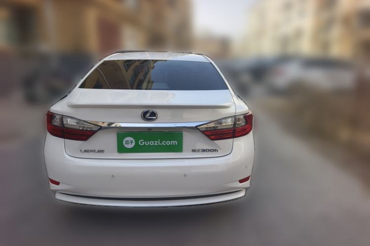 Used Lexus ES 2015 300h Comfort Edition