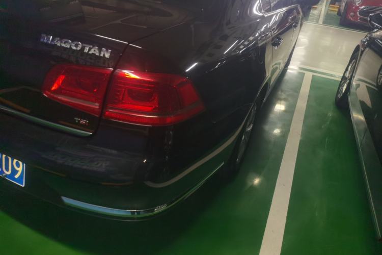 Used Volkswagen Magotan 2016 1.8TSI Smart Enjoyment Leading Model Right Rear Taillight