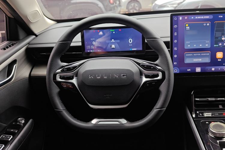 Used Wuling Xingguang 2024 Co-Creation Edition 510 Advanced Model
