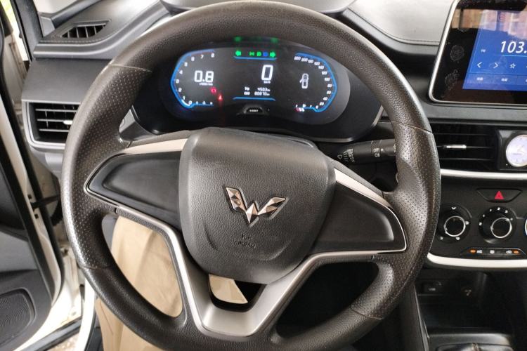 Used Wuling Hongguang S3 2019 Automatic Clutch Version 1.5L Manual Comfort Model China V Standard Steering Wheel