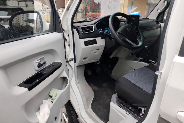 Used Jinbei New Hiace S 2023 1.5L Wealth Edition Passenger Van 5/6/7-Seater Central Air Conditioning Version SWC15M Driver Seat