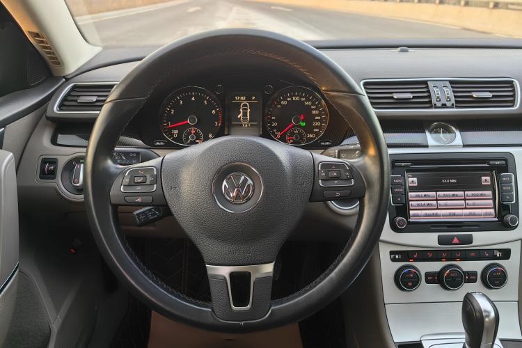 Used Volkswagen Magotan 2015 1.8TSI Luxury Model
