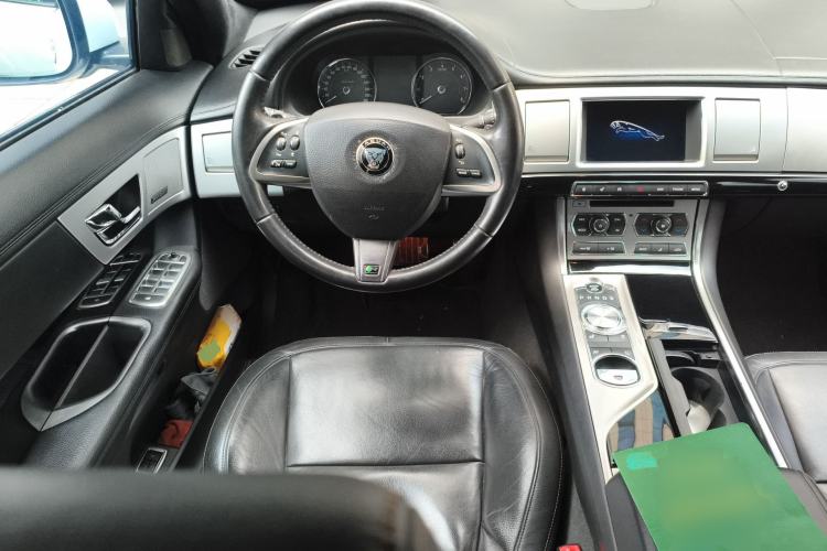 Used Jaguar XF 2015 XF 3.0 SC 80th Anniversary R-Sport Edition Steering Wheel