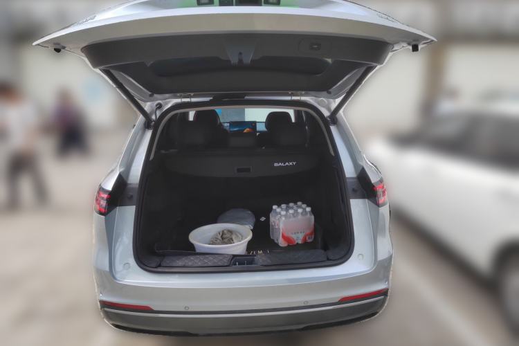 Used Geely Galaxy Xingjian 7 EM-i 2026 Model 135km Leading Edition Trunk