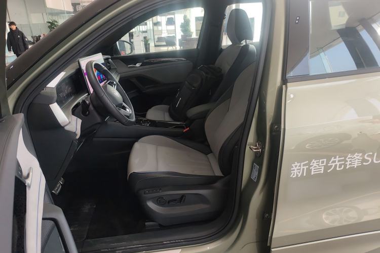 Used Volkswagen Tayron 2025 Tiguan L 380TSI 4Motion Luxury
