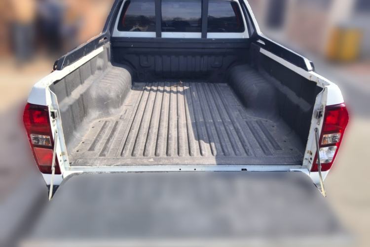 Used Isuzu D-MAX 2019 2.5T Four-Wheel Drive Manual Luxury Extended Version JE4D25Q5A
