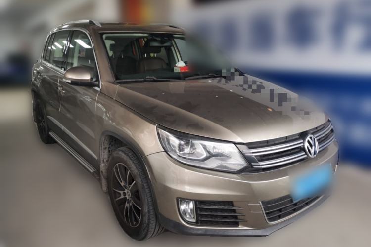 Used Volkswagen Tiguan 2015 1.8TSI Automatic Two-Wheel Drive Luxury Model Front Right 45 Deg