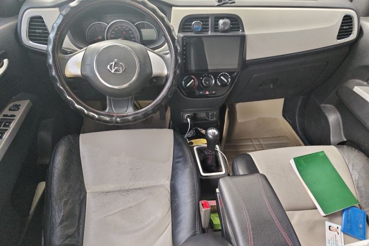 Used CHANGAN OSHAN Olisway 2013 1.4L Manual Jingyue Model Center Console