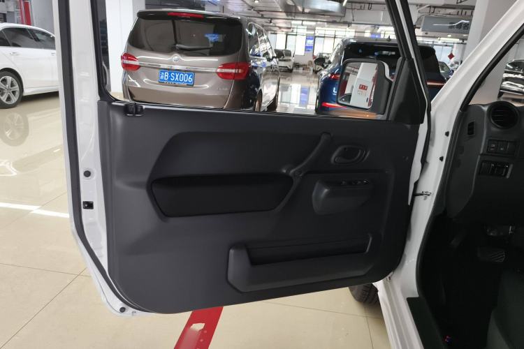 Used Suzuki Jimny 2015 1.3L AT JLX Navigation Edition