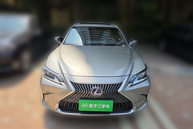 Used Lexus ES 2020 300h Premier Edition