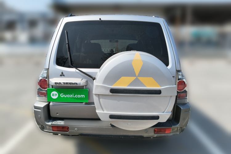 Used Mitsubishi Pajero 2011 V73 3.0L AT GLX
