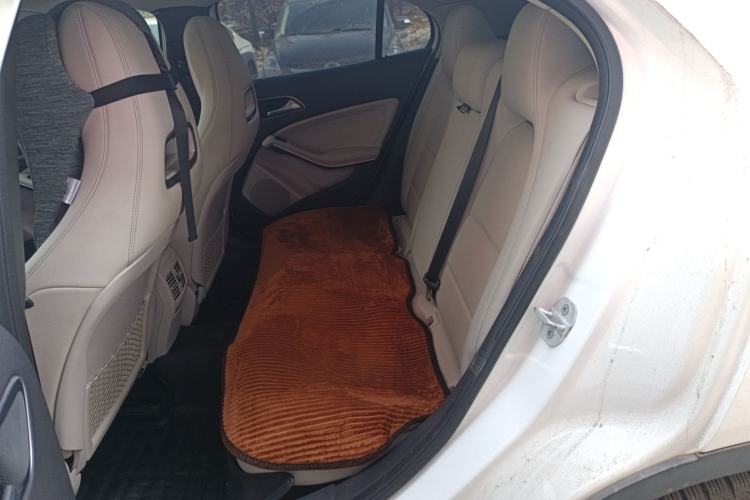 Used Mercedes-Benz GLA 2015 GLA 200 Fashion Model Left Rear Seat