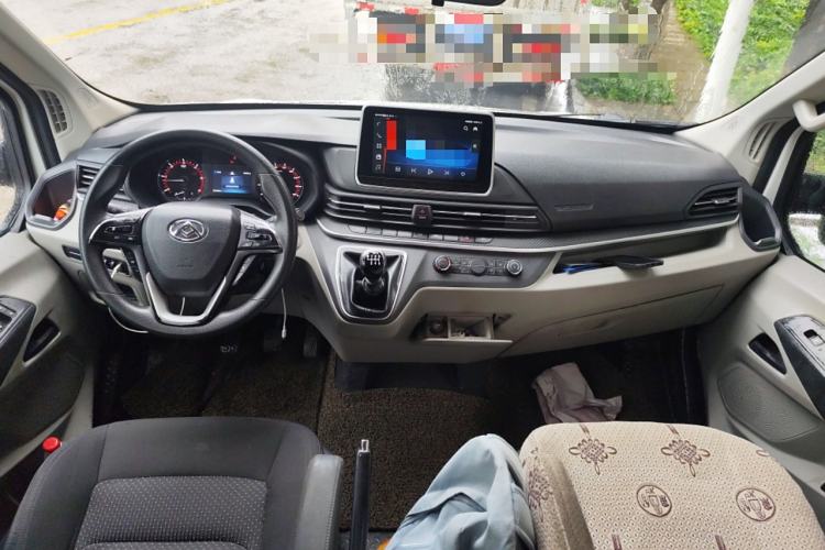 Used SAIC MAXUS Xintu V90 2019 2.0T Manual ZhiDuXing Rear-Drive Single-Tire Extended-Height Roof 7-Seater
