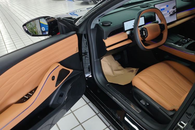 Used Geely Galaxy 8 2025 130km EM-i Prestige Edition
