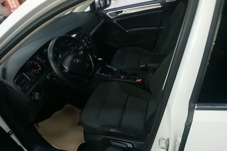 Used Volkswagen Golf 2018 230TSI Automatic Comfort Model
